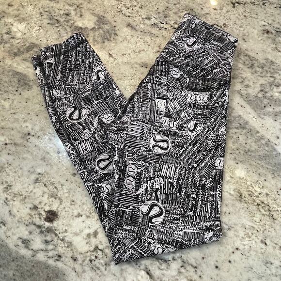 Lululemon Wunder Under Leggings 4 - Picture 3 of 5